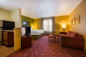 Sonesta Simply Suites Detroit Novi