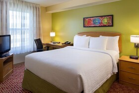 Sonesta Simply Suites Detroit Novi