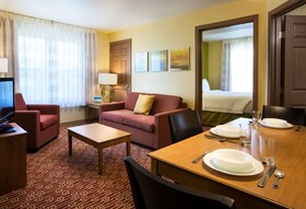 Sonesta Simply Suites Detroit Novi