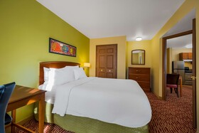 Sonesta Simply Suites Detroit Novi