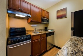 Sonesta Simply Suites Detroit Novi
