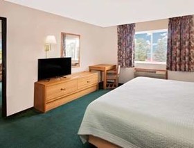 AmericInn by Wyndham Petoskey