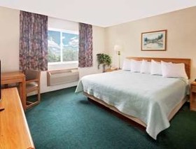 AmericInn by Wyndham Petoskey