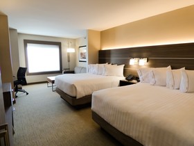 Holiday Inn Express & Suites Plymouth Ann Arbor Area