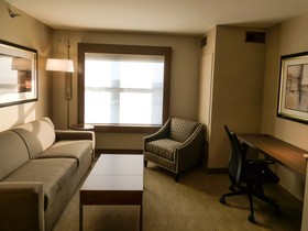 Holiday Inn Express & Suites Plymouth Ann Arbor Area