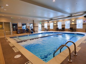 Holiday Inn Express & Suites Plymouth Ann Arbor Area