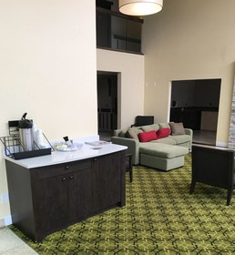 Days Inn & Suites by Wyndham Rochester Hills MI