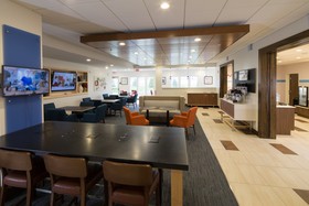 Holiday Inn Express & Suites Rochester Hills - Detroit Area