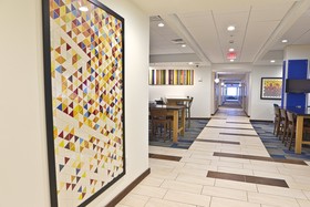 Holiday Inn Express & Suites Rochester Hills - Detroit Area