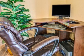 American Inn & Suites Romulus DTW
