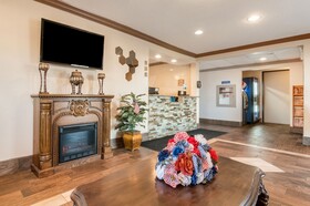American Inn & Suites Romulus DTW