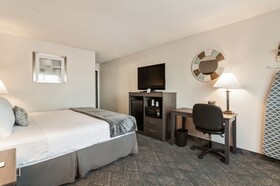 American Inn & Suites Romulus DTW