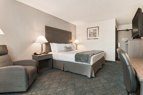 American Inn & Suites Romulus DTW