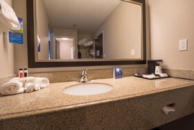 Baymont by Wyndham Detroit Airport/Romulus
