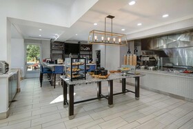 Hilton Garden Inn Detroit Metro Airport