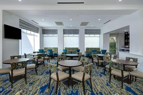 Hilton Garden Inn Detroit Metro Airport