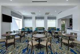 Hilton Garden Inn Detroit Metro Airport
