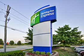 Holiday Inn Express Romulus / Detroit Airport