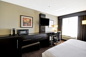 Holiday Inn Express Romulus / Detroit Airport