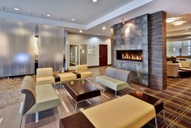 Holiday Inn Hotel & Suites Detroit Metro Airport