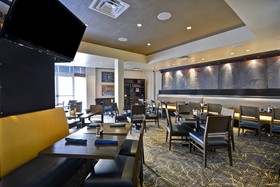 Holiday Inn Hotel & Suites Detroit Metro Airport