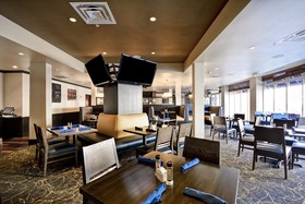 Holiday Inn Hotel & Suites Detroit Metro Airport