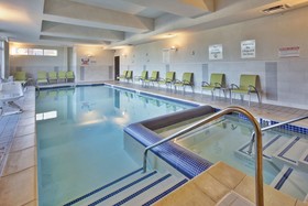 Holiday Inn Hotel & Suites Detroit Metro Airport