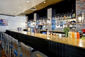 Holiday Inn Hotel & Suites Detroit Metro Airport