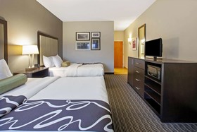 La Quinta Inn & Suites Detroit Metro Airport