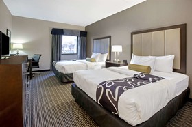 La Quinta Inn & Suites Detroit Metro Airport