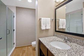 La Quinta Inn & Suites Detroit Metro Airport