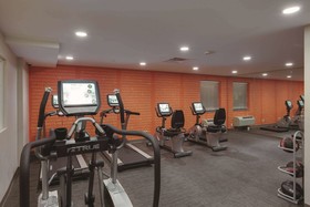 La Quinta Inn & Suites Detroit Metro Airport
