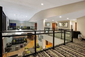 La Quinta Inn & Suites Detroit Metro Airport