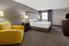 La Quinta Inn & Suites Detroit Metro Airport
