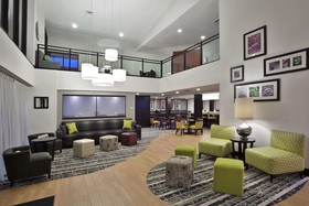La Quinta Inn & Suites Detroit Metro Airport