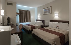 Travelodge by Wyndham Romulus Detroit Airport