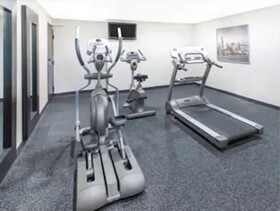Wingate by Wyndham Detroit Metro Airport