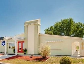 Rodeway Inn & Suites