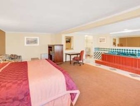 Rodeway Inn & Suites