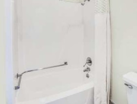 Rodeway Inn & Suites