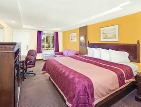 Rodeway Inn & Suites