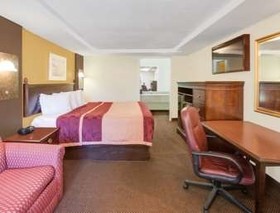 Rodeway Inn & Suites