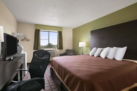 Super 8 by Wyndham Saginaw