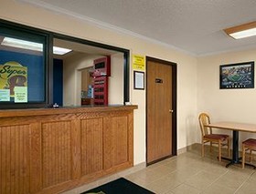 Super 8 by Wyndham Saginaw