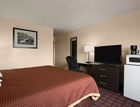 Super 8 by Wyndham Saginaw