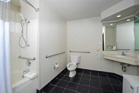 Best Western Harbour Pointe Lakefront