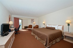 Best Western Harbour Pointe Lakefront