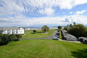 Best Western Harbour Pointe Lakefront