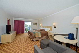 Best Western Harbour Pointe Lakefront