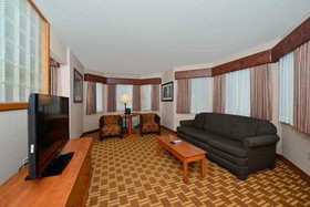 Best Western Harbour Pointe Lakefront